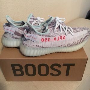 YEEZY BOOST 350 V2 - BRAND NEW!